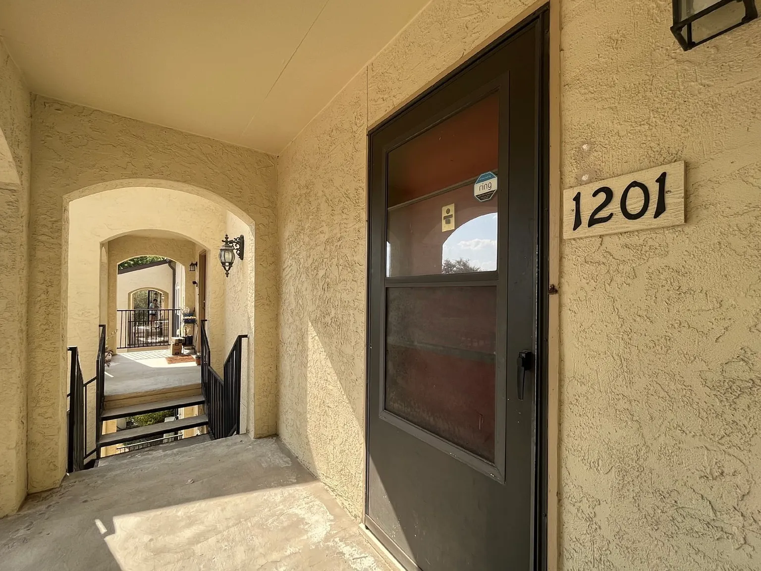 2 bed, 854 sqft, $995 — Photo 2