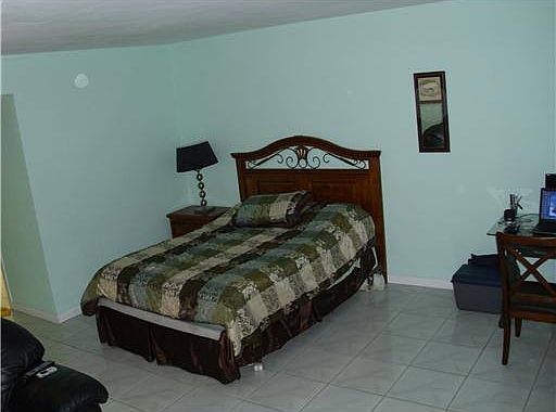 4th image of 1000 West Ave APT 215