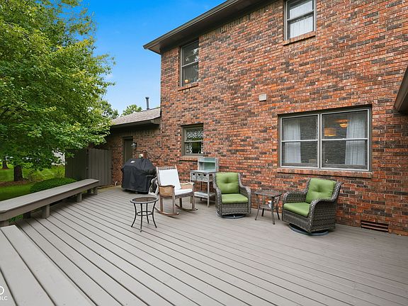 5th image of 7921 Springwater Ct
