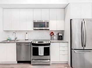 50 Bruyeres Mews UNIT 709, Toronto, ON M5V 0H8