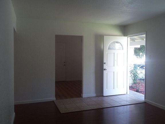 4th image of 2616 Northview Dr
