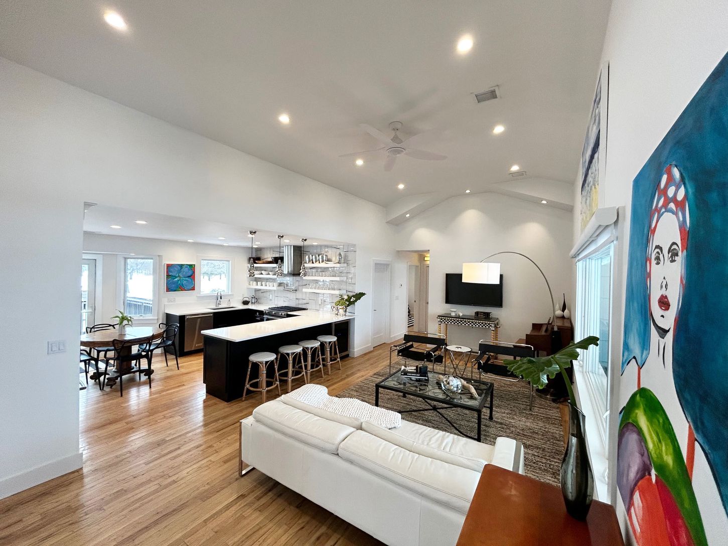  Great Room - Open Floor Plan Ideal for Ease of Living and Entertaining