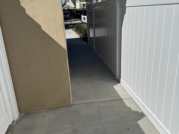 4th image of 1050 N Lamer St