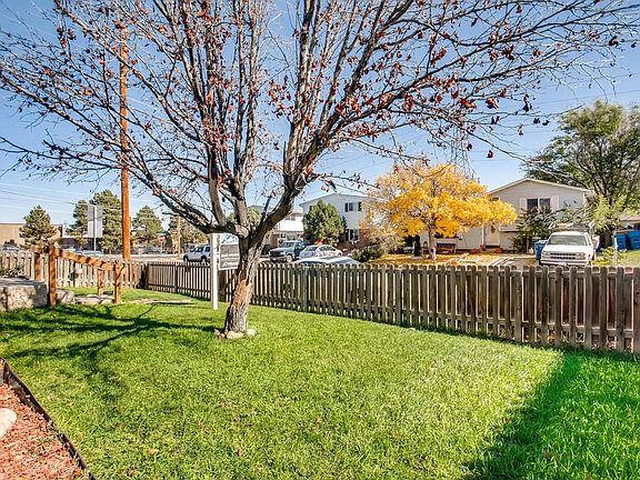 4th image of 4111 S Dale Ct