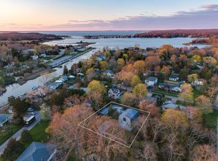 76 Peconic Ave, Southampton, NY 11968