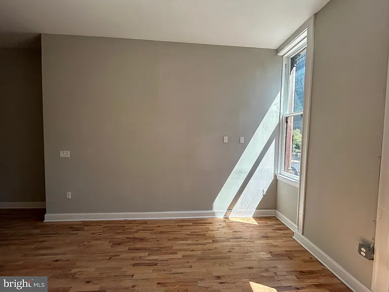 100 W Lexington St #204 — Photo 22