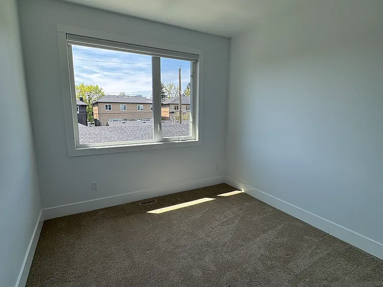 521 23rd Ave NE #521A — Photo 32