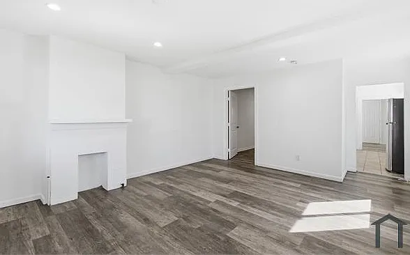 350 E 60th St — Photo 3