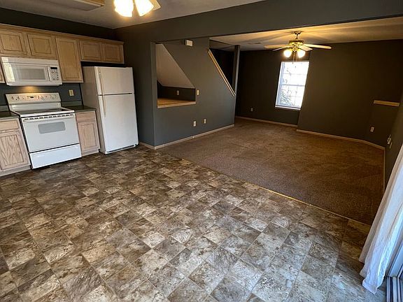 4th image of 220 SE Florence Ave #220