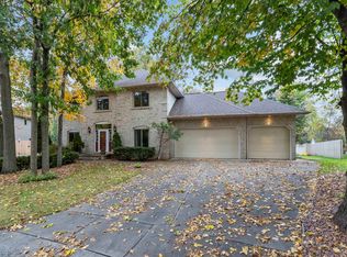 26 Brentwood Ln, Appleton, WI 54915