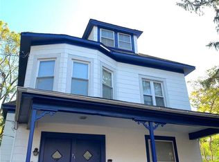 71 Adams St, Sea Cliff, NY 11579