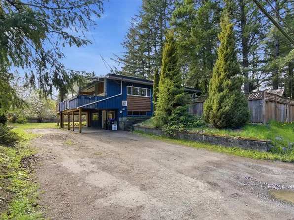 1747 Cedar Rd NE, Nanaimo, BC V9X 1L5