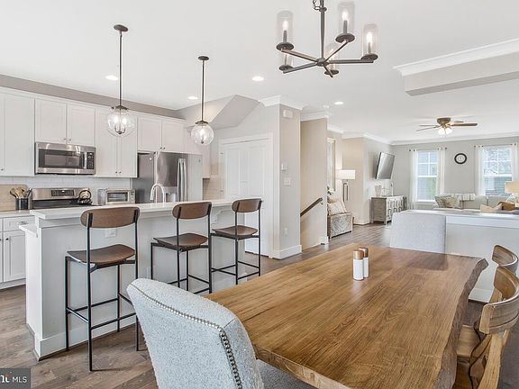 5th image of 65 Primrose Hill Ln