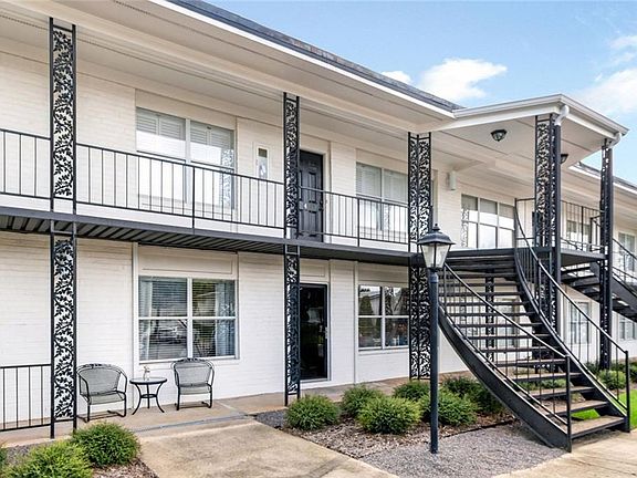 2nd image of 4009 Old Shell Rd APT C3