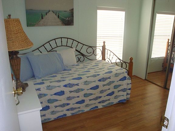 GUEST BEDROOM TRUNDLE BED