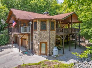 160 S Falls Creek Dr, Lake Lure, NC 28746