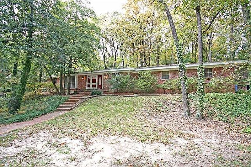1st image of 3213 Dinah Ln