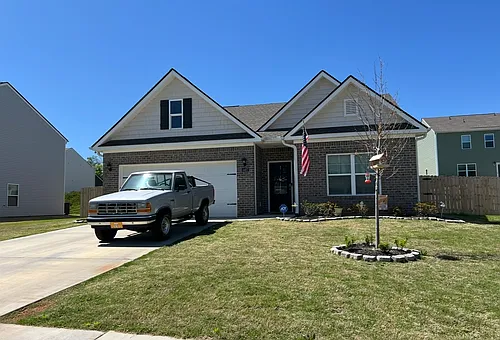 4407 Lone Oak Trl NE Photo 1