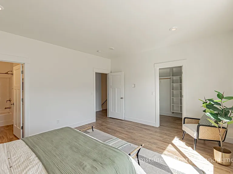 528 Harvester Ave — Photo 19