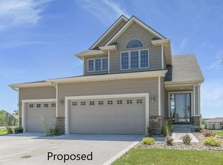 3912 140th St, Urbandale, IA 50323