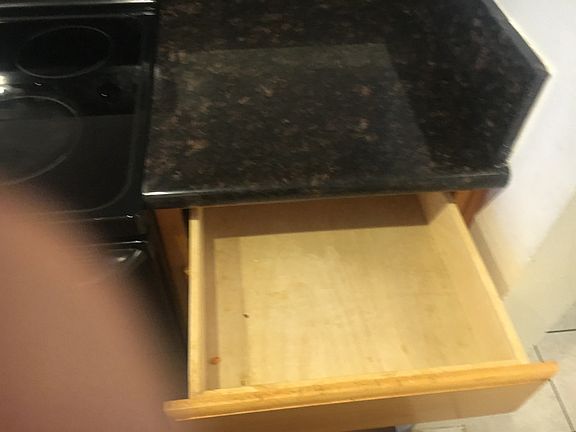 5th image of 640 Elm Ave APT 2
