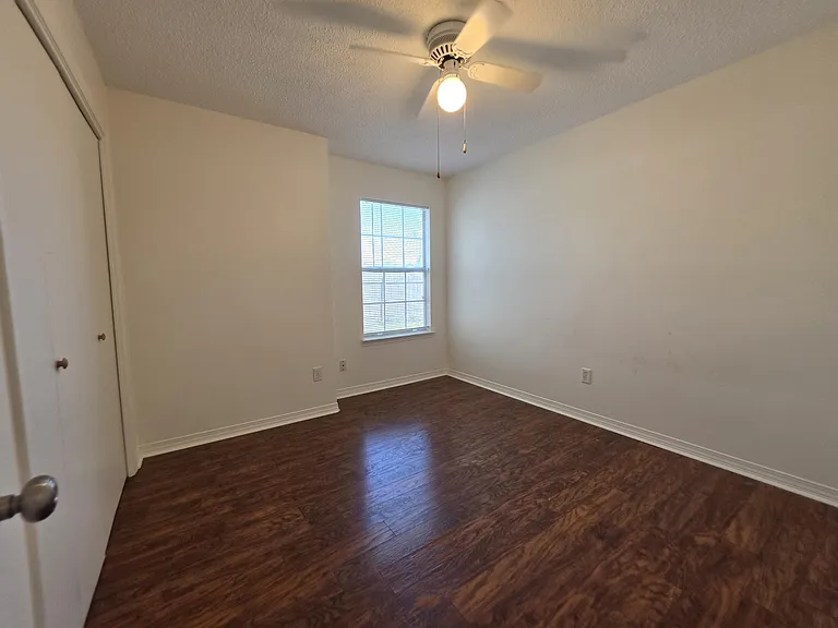 2289 Estate Cir — Photo 9