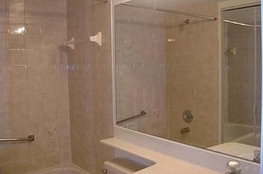 5th image of 2500 SE Anchorage Cv APT B-3
