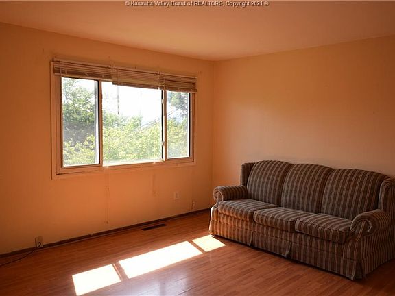 2nd image of 1568 E Woodland Dr