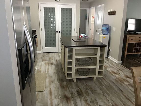 Kitchen 2/food pantry