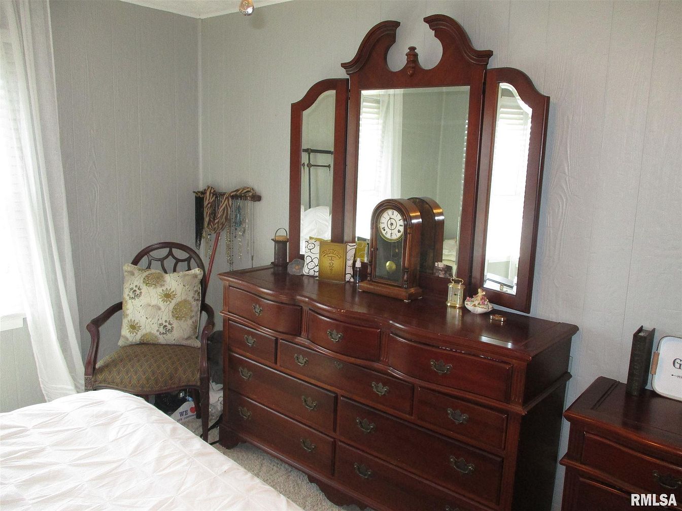 c. 1970 WellMaintained Ranch For Sale in Valier, IL. 134,900 Sold