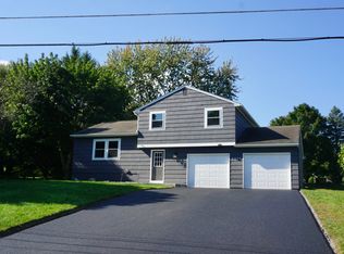 2355 Timberline Dr, Macedon, NY 14502