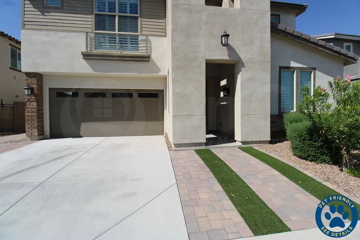 4 bed, 3.0 bath, 2904 sqft, $3,099 — Photo 1