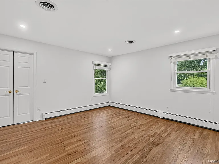 234 Betsy Ross Dr — Photo 27