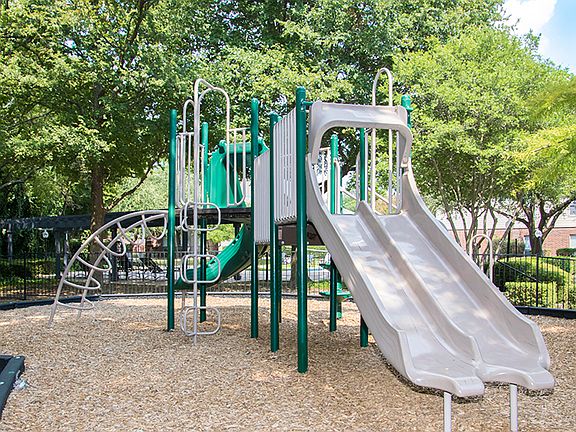 3rd image of 2301 Pebble Vale Dr APT 1012