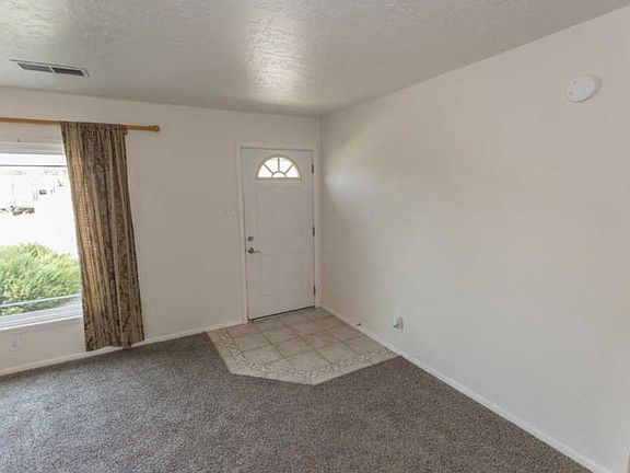 3rd image of 703 E Crestview Dr