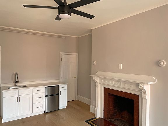 4th image of 271 Newbury St APT 6