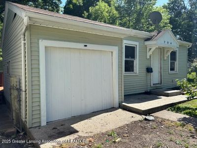 704 McKim Ave, Lansing, MI, 48910