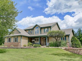 S86W32371 Elias Ct, Mukwonago, WI 53149