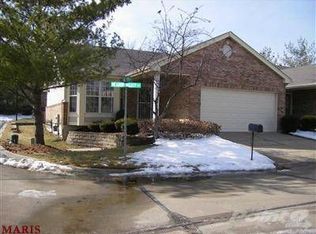 7402 Meadow Valley Ln, Saint Louis, MO 63119