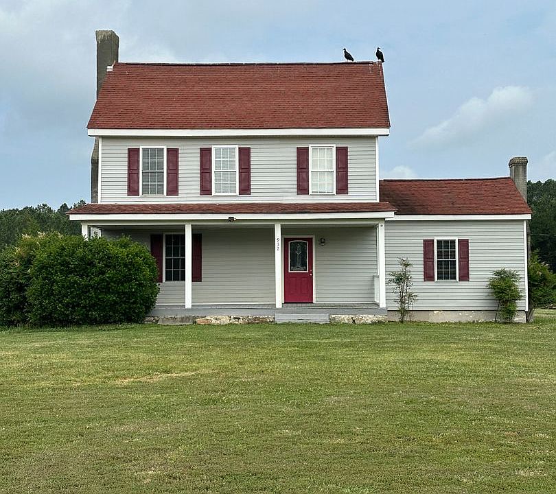 1st image of 932 Golf Dr