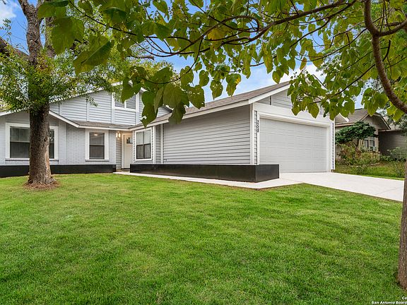 3rd image of 258 BURLINGTON DR