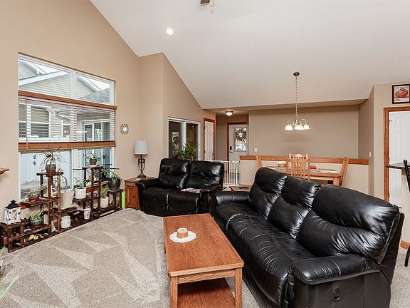 5th image of 107 Centennial Dr