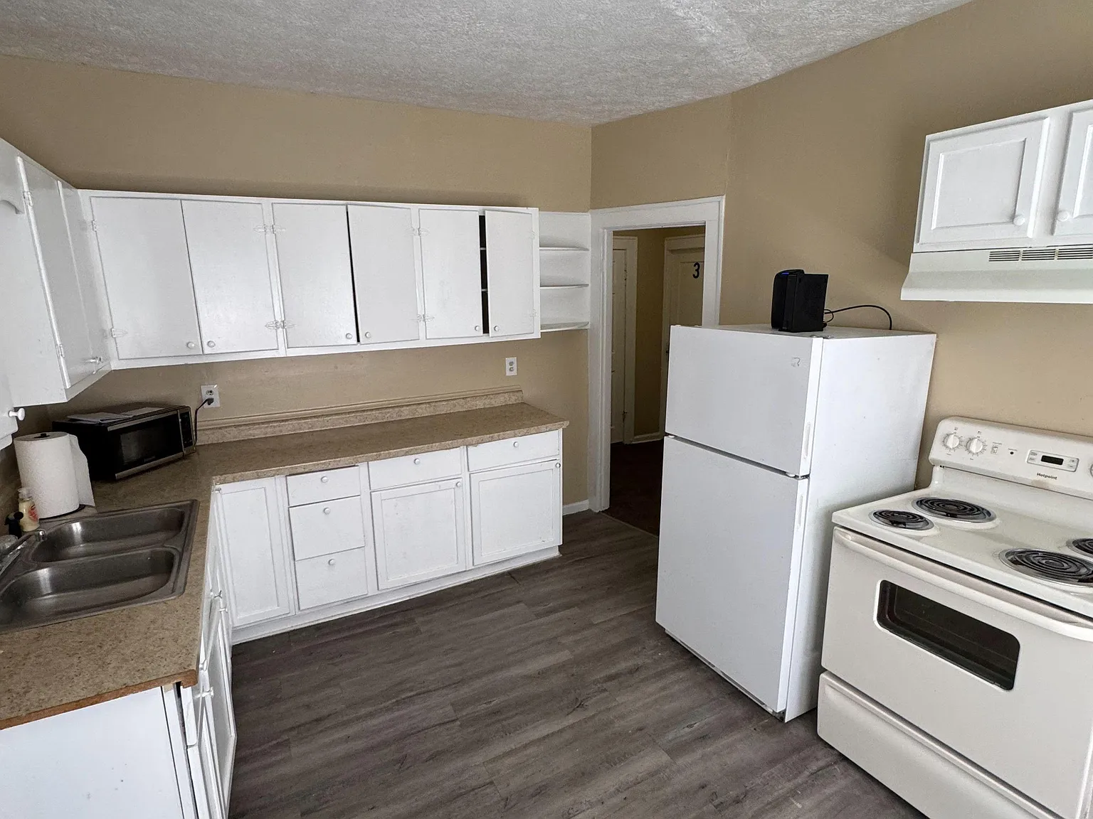 4 bed, 2.0 bath, 1852 sqft, $815 — Photo 3