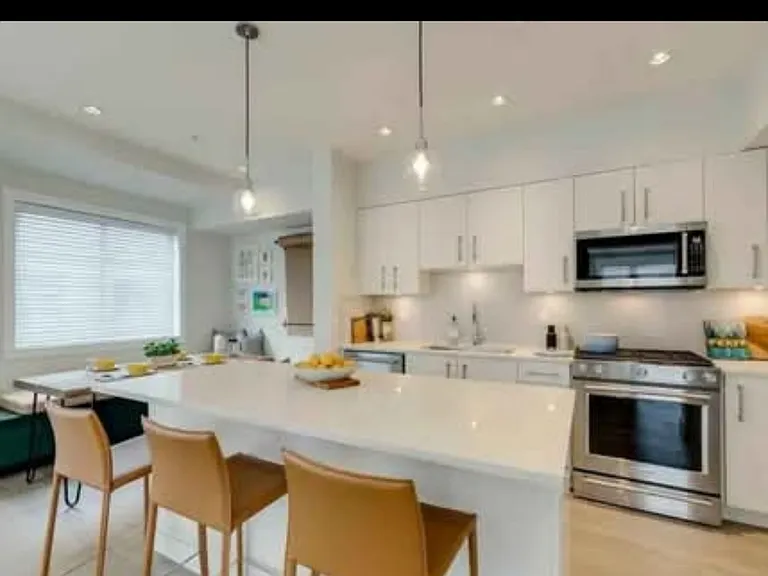 22128 48a Ave #8 — Photo 3