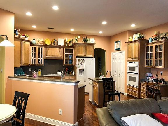 5th image of 6462 Flora Vista Pl