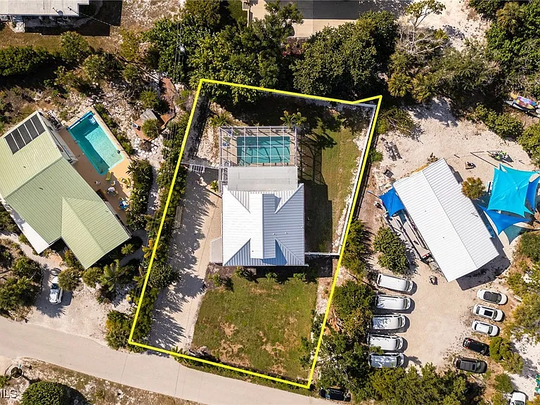 424 Lagoon Dr — Photo 38