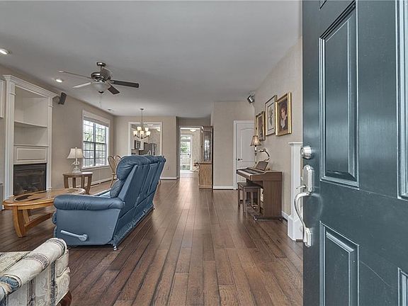 3rd image of 5249 Norwell Ln