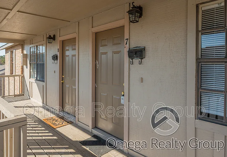 Lakeridge Apartments — Photo 73