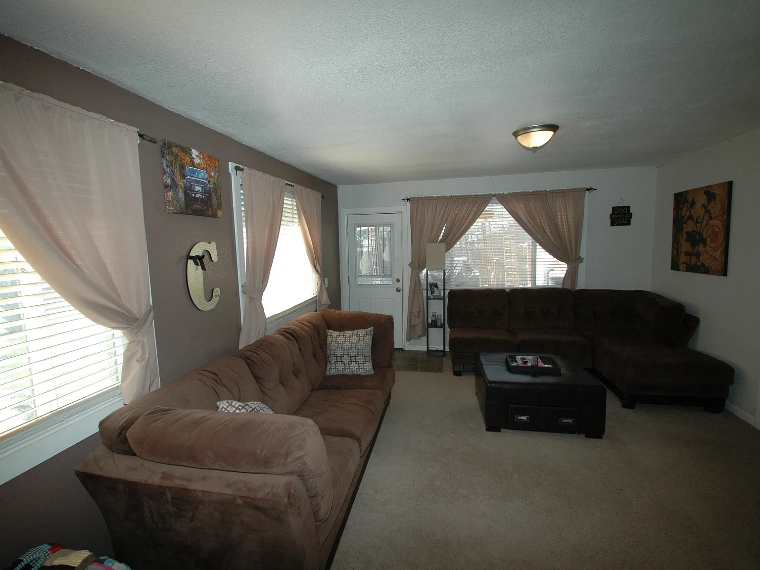 3 bed, 1300 sqft, $2,300 — Photo 3