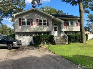 649 Huckleberry Ln, Toms River, NJ